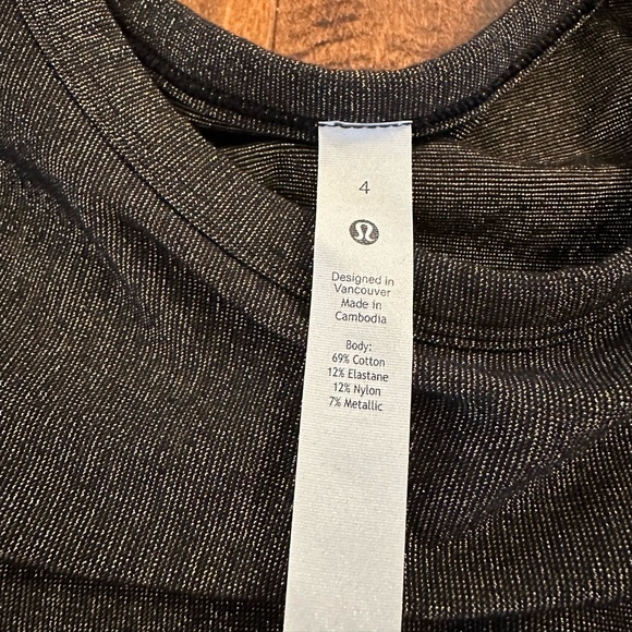 Lululemon Sparkle Crescent Short Sleeve Top Sz 4 - Picture 9 of 12